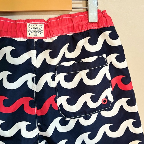 3/$10⚡️GAP Blue and Red Swim Trunks with Wave Pattern - Picture 9 of 11